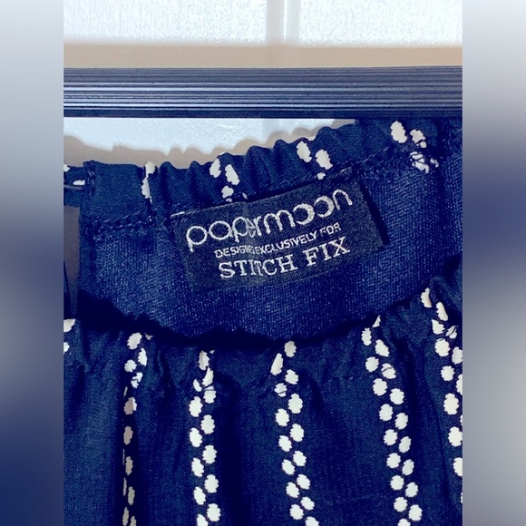 5/$25 Item: Papermoon Shift Dress - Picture 4 of 5